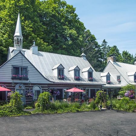 Le Petit Clocher Gite Touristique B & B Saint-Sauveur-des-Monts Екстериор снимка