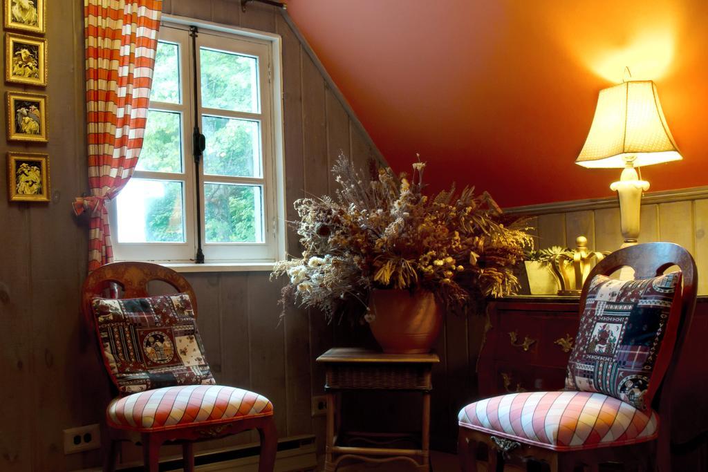 Le Petit Clocher Gite Touristique B & B Saint-Sauveur-des-Monts Екстериор снимка