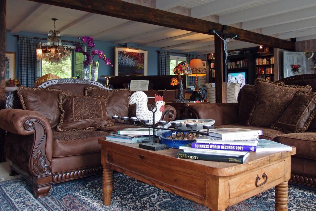 Le Petit Clocher Gite Touristique B & B Saint-Sauveur-des-Monts Екстериор снимка