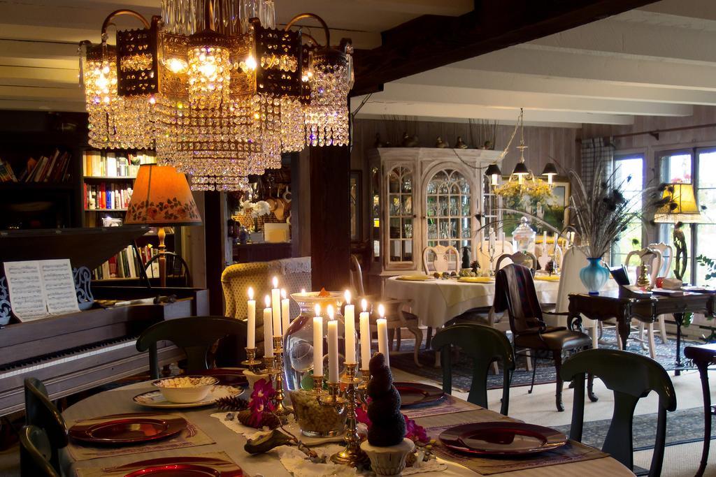Le Petit Clocher Gite Touristique B & B Saint-Sauveur-des-Monts Екстериор снимка