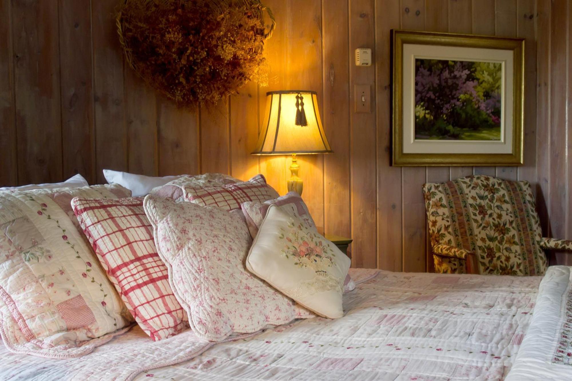 Le Petit Clocher Gite Touristique B & B Saint-Sauveur-des-Monts Стая снимка