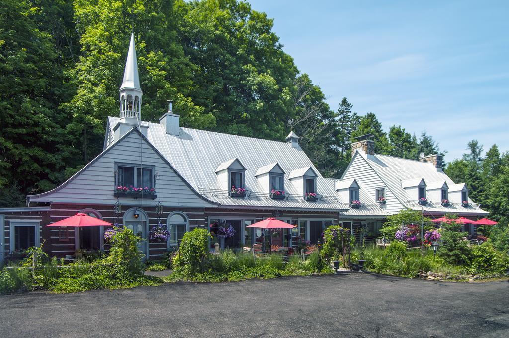 Le Petit Clocher Gite Touristique B & B Saint-Sauveur-des-Monts Екстериор снимка