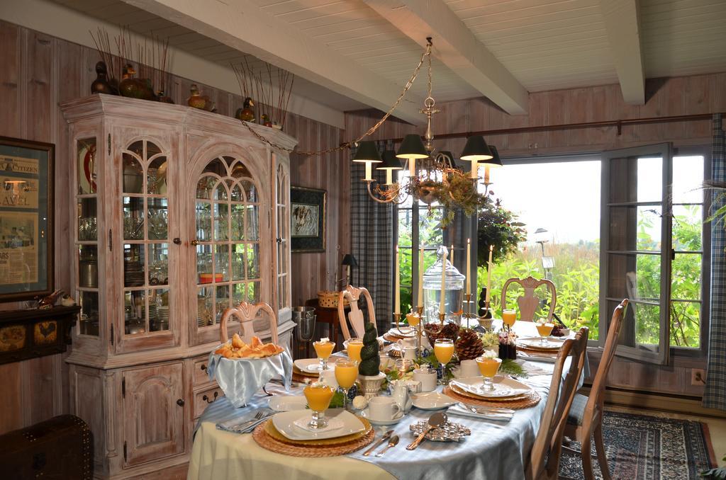 Le Petit Clocher Gite Touristique B & B Saint-Sauveur-des-Monts Екстериор снимка