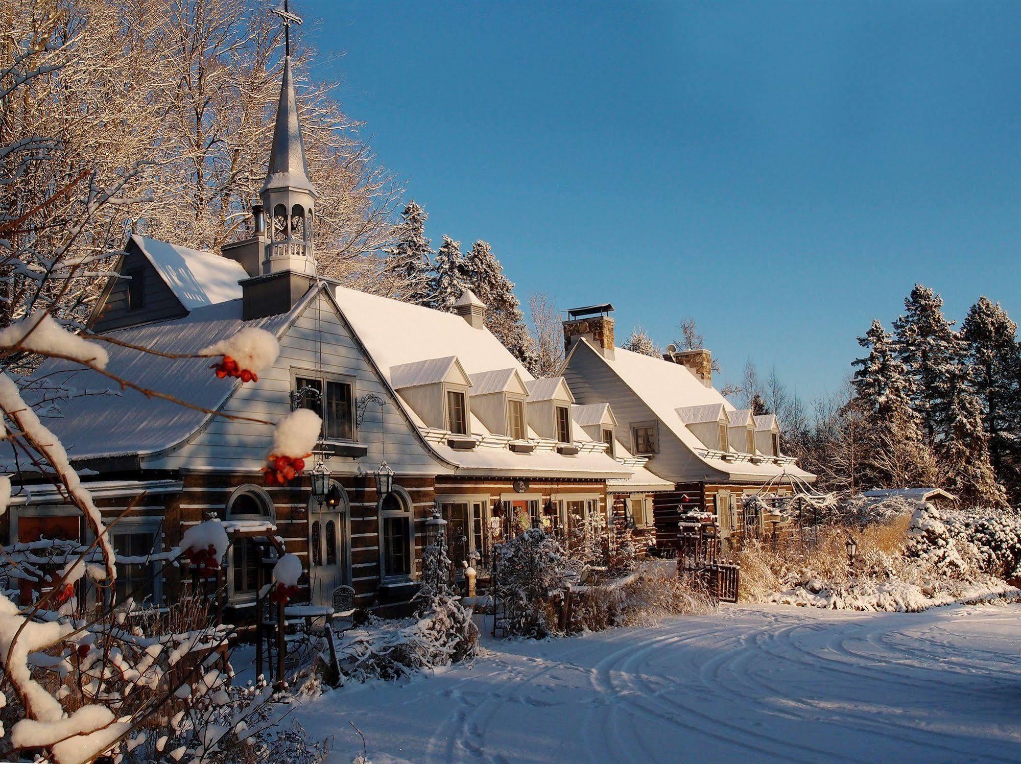 Le Petit Clocher Gite Touristique B & B Saint-Sauveur-des-Monts Екстериор снимка