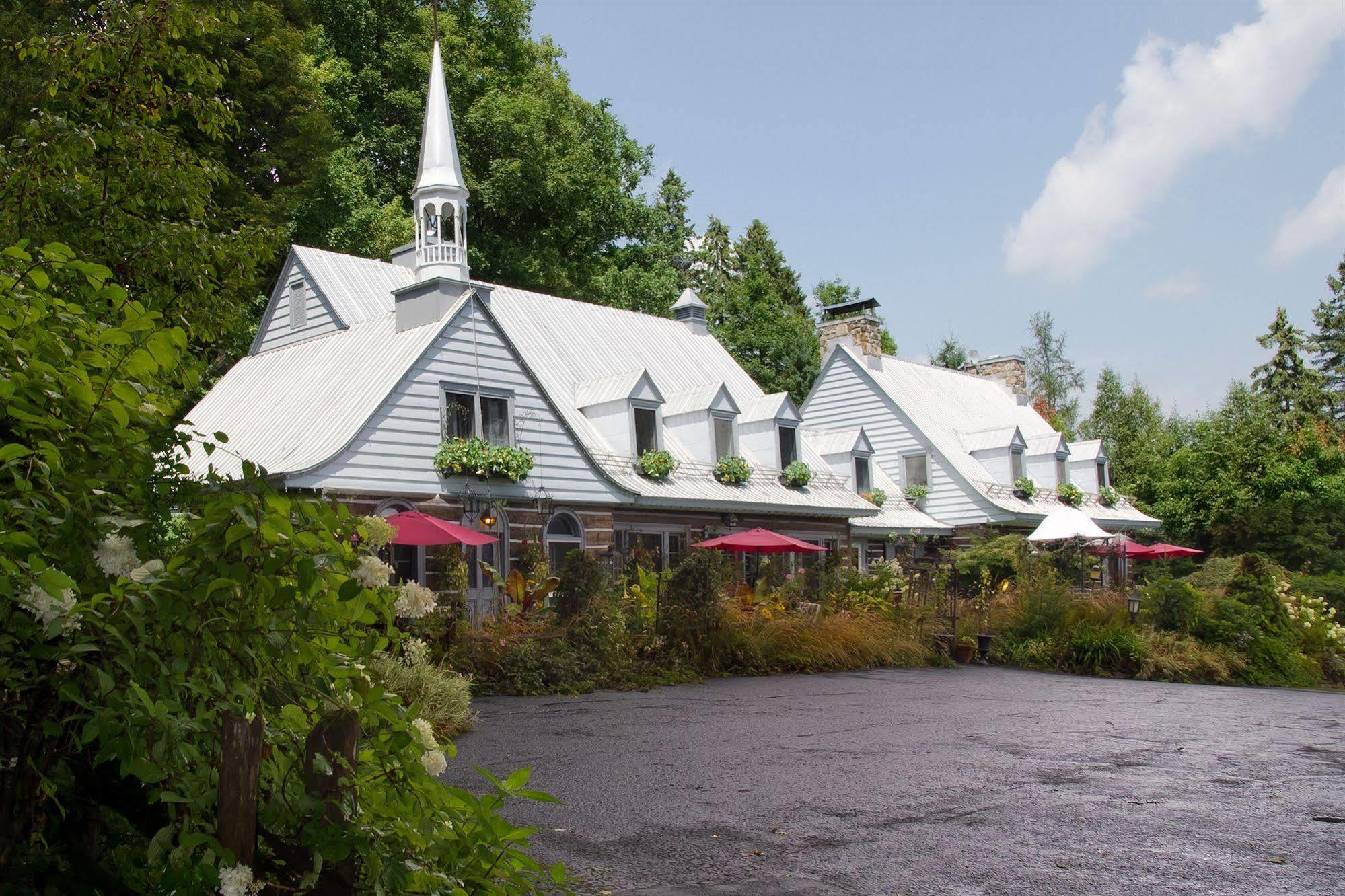 Le Petit Clocher Gite Touristique B & B Saint-Sauveur-des-Monts Екстериор снимка