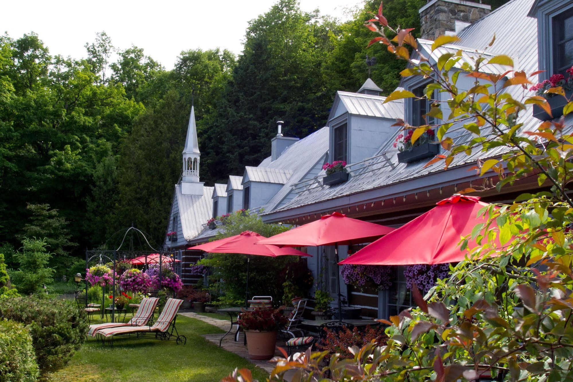 Le Petit Clocher Gite Touristique B & B Saint-Sauveur-des-Monts Екстериор снимка
