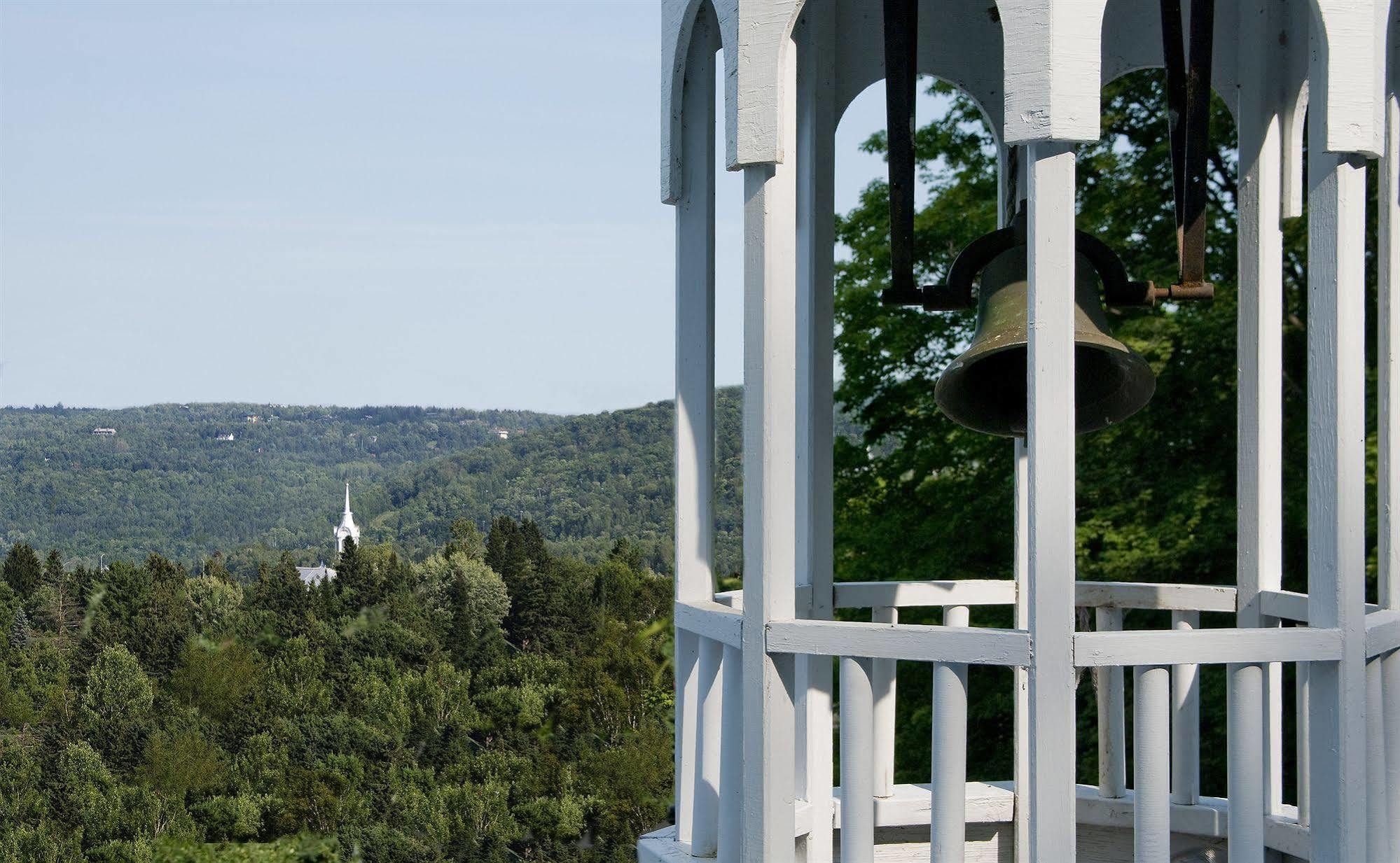 Le Petit Clocher Gite Touristique B & B Saint-Sauveur-des-Monts Екстериор снимка
